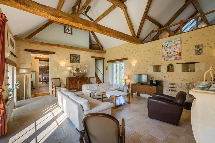 Location de vacances pour 6 personnes, avec bassin pour enfant ainsi que jacuzzi et terrasse à Loches - 2