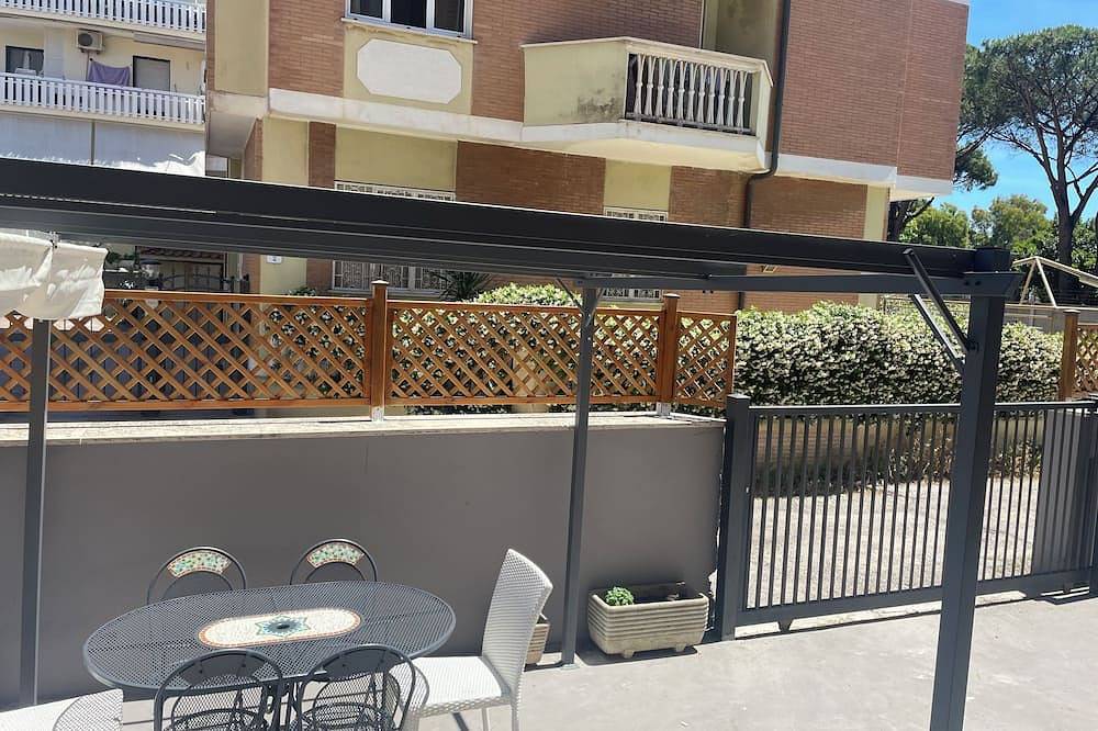 Entire apartment, Cozy retreat 300mt from the Sea, Your corner of Relax and Comfort in Neptune! in Nettuno, Rome Province