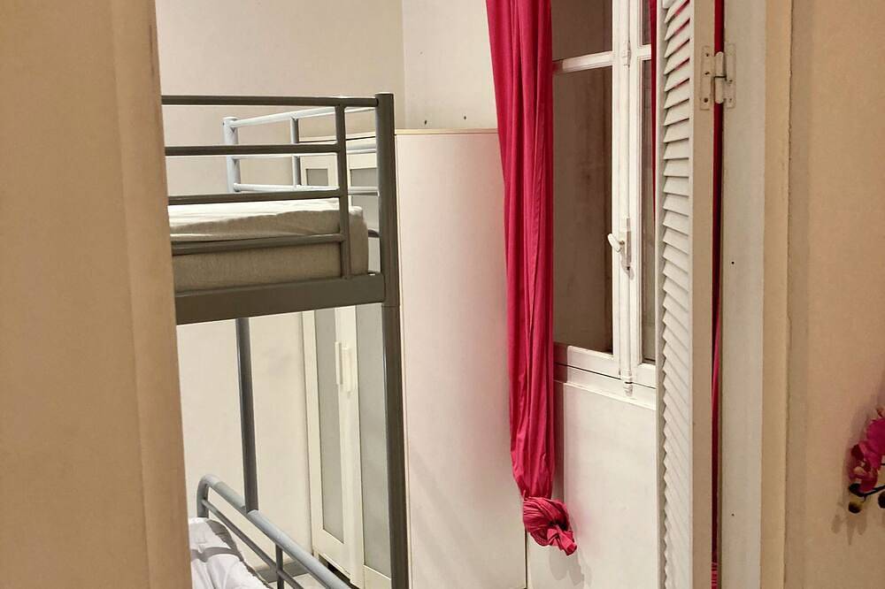 House in Carry le rouet on the seafront (30 metres) with enclosed garden in Carry-le-Rouet, Istres region