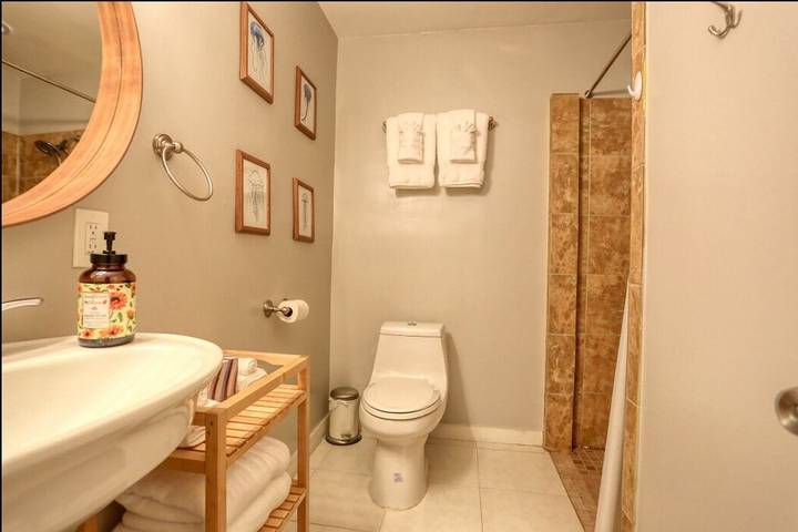 Vacation rental for 4 people, with yard in Hallandale Beach