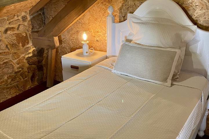 Gîte pour 2 personnes, avec jardin et piscine dans Marinhas - 2