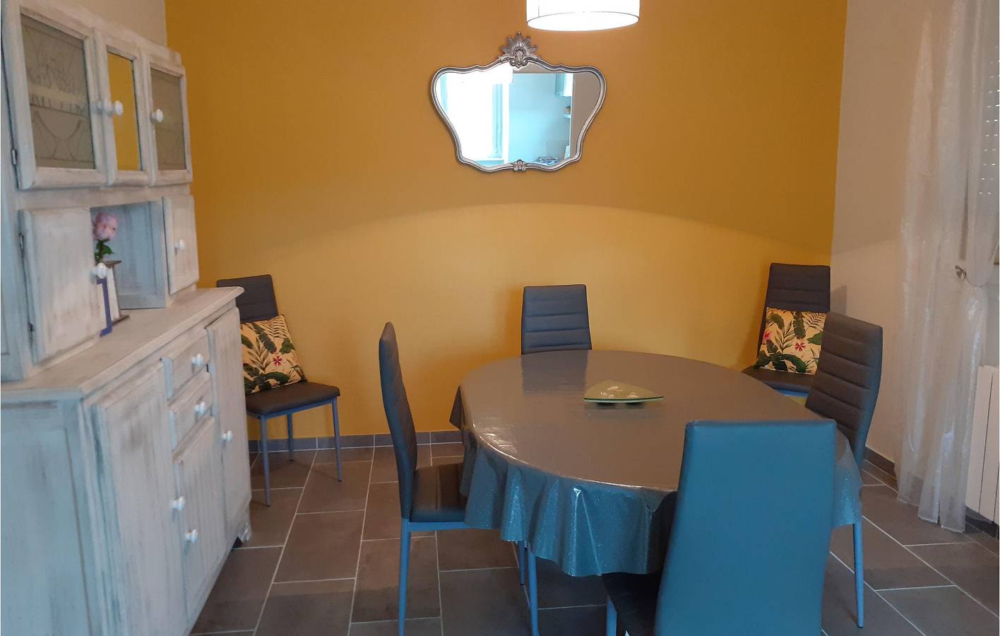 120 sqft Apt w/ Parking, TV, Keuken, Tuin & Internet in Saint-Carreuc, Côtes-d'Armor