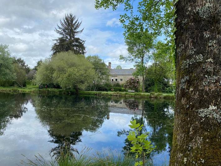 Location de vacances pour 5 personnes, avec Terrasse et Jardin ainsi que Vue et Vue sur le lac à Saint-Nolff