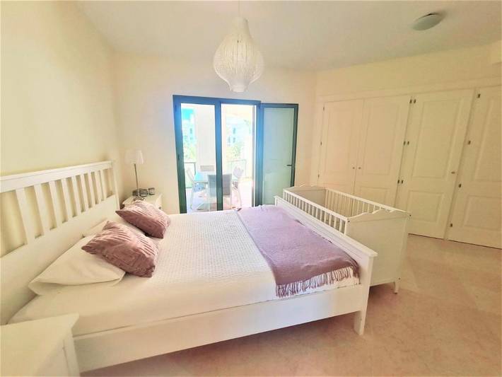 Apartamento para 6 personas, con Balcón y Terraza además de Jardín y Piscina en Sotogrande