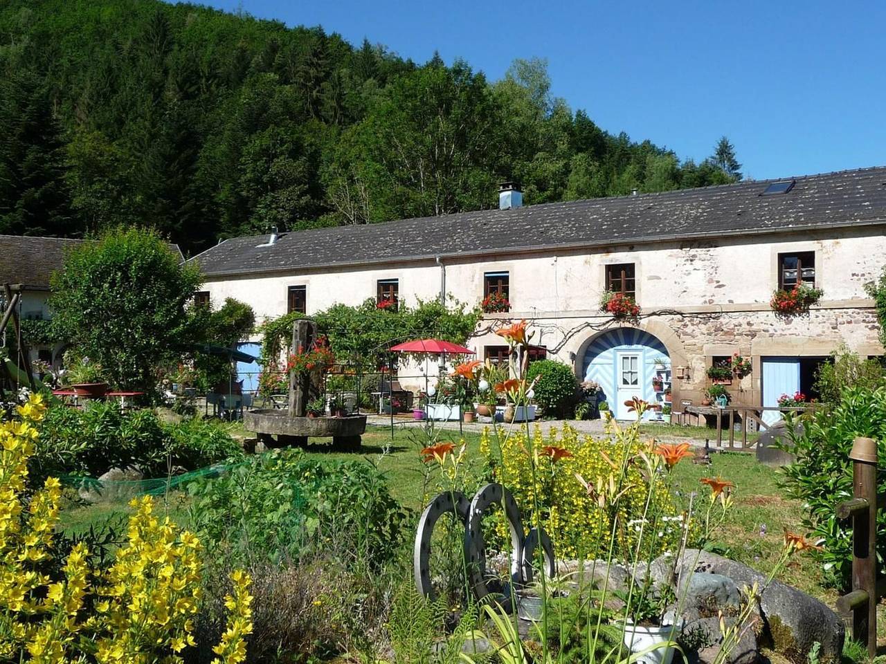 Charme Authentique au Moulin de Saphoz avec Grand Jardin in Esmoulières, Parc naturel régional des Ballons des Vosges