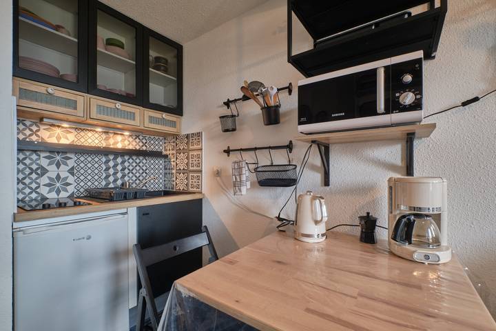 Hel lejlighed, Apartment 'Studio Gaelle' with Mountain View, Shared Pool and Shared Garden in Prapoutel, Les Adrets