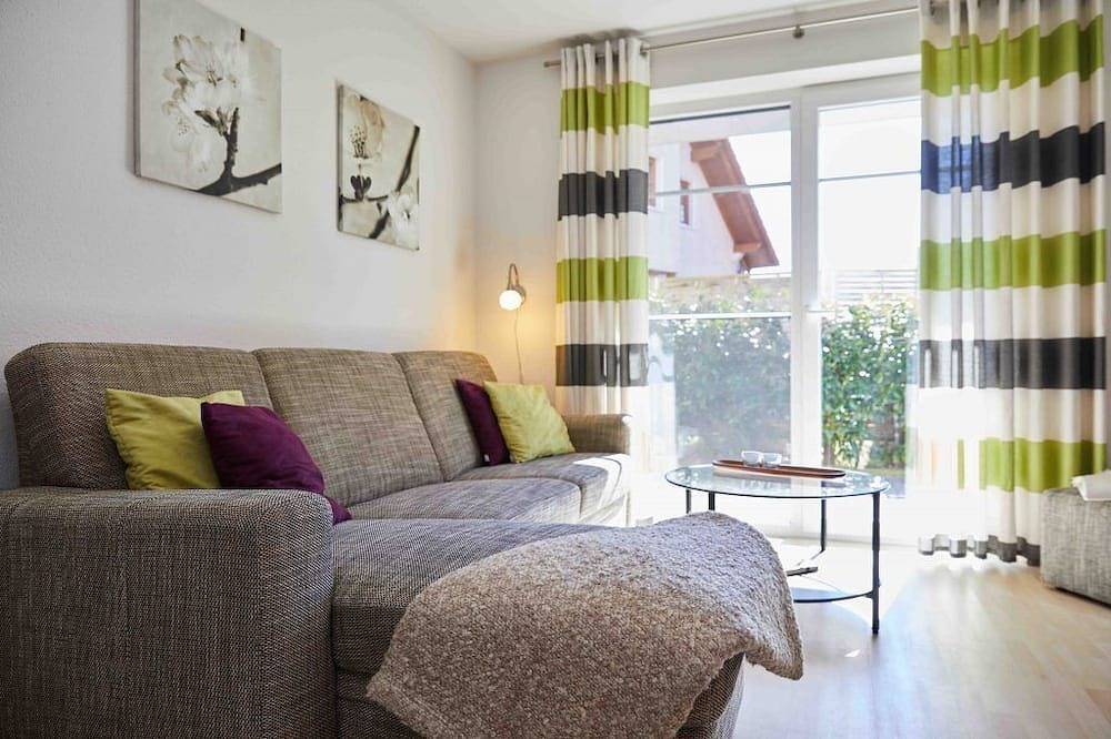 Entire apartment, Modern and cozy comfort vacation apartment with terrace, only 250 m to the beach in Ostseebad Rerik, Rerik