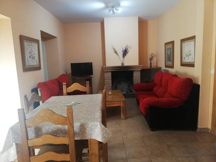 Maison de campagne 'Casa Rural El Picozo' avec vue sur la montagne et jardin privé in Santiago del Tormes, Région d'Ávila