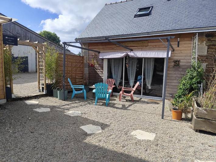 Location de vacances pour 9 personnes, avec vue ainsi que piscine et jardin, adapté aux familles à Plouigneau - 3