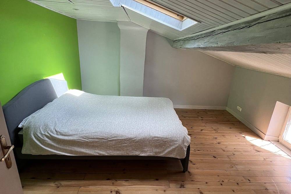 Top floor townhouse with hot tub in Mazamet, Región de Castres