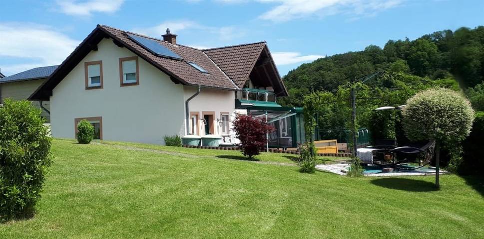 Ferienwohnung für 2 Personen, mit Balkon und Terrasse sowie Garten in Waxweiler