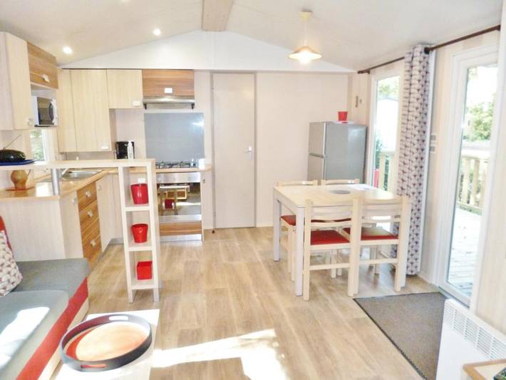Location de vacances pour 6 personnes, avec jardin ainsi que vue et piscine dans Plage de l'Ermitage - 3