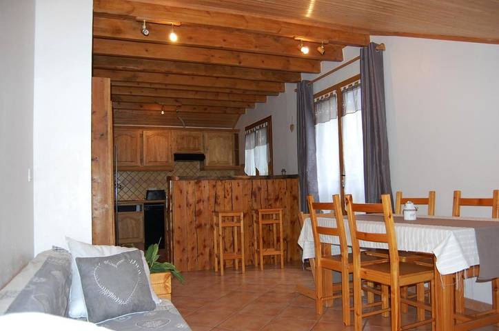 Gîte pour 6 personnes, avec jardin et vue à Saint-Léger-les-Mélèzes - 2