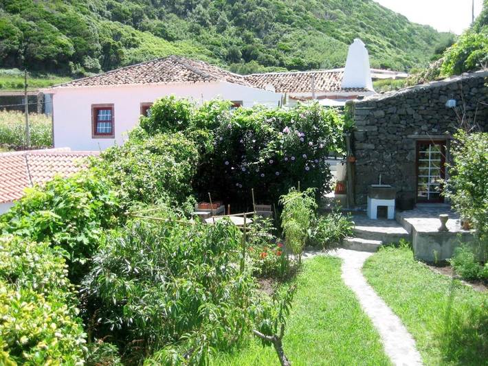 Casa rural para 2 personas, con Balcón y Terraza además de Jardín y Vistas en Santa Cruz das Flores - 4