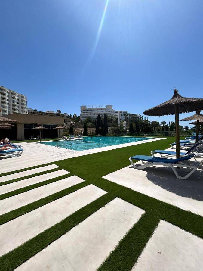 Appartement de vacances pour 5 personnes, avec vue ainsi que piscine et jardin