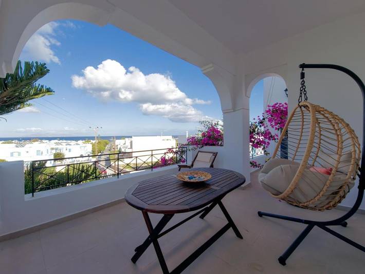 Vakantiewoning voor 6 personen, met balkon en uitzicht in Kamari