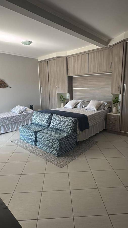 Casas e apartamentos de temporada para 6 pessoas, com vista e balcão em Iguape
