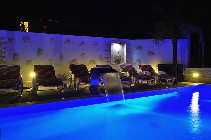 Ferienwohnung für 4 Personen, mit Sauna und Pool in Zadar