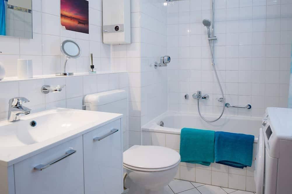 Geheel appartement, Balkon op het zuiden met verre uitzichten in Saarbrücken, Saargau