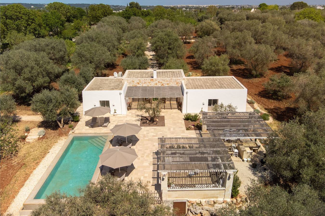 Villa 'Lamia del Bosco con Piscina' con Piscina, Giardino e Wi-Fi in Ostuni, Salento