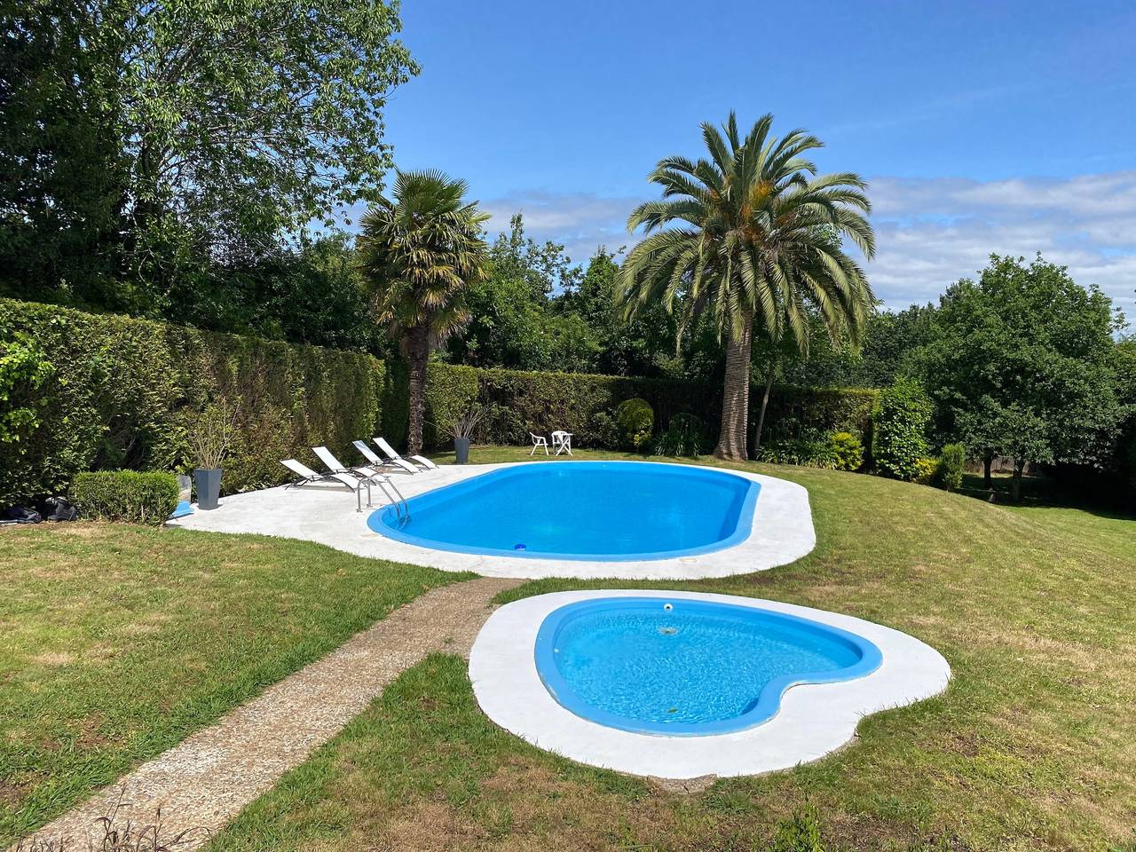 Cabane rustique avec piscines in Cambre (La Corogne), Costa de Galicia