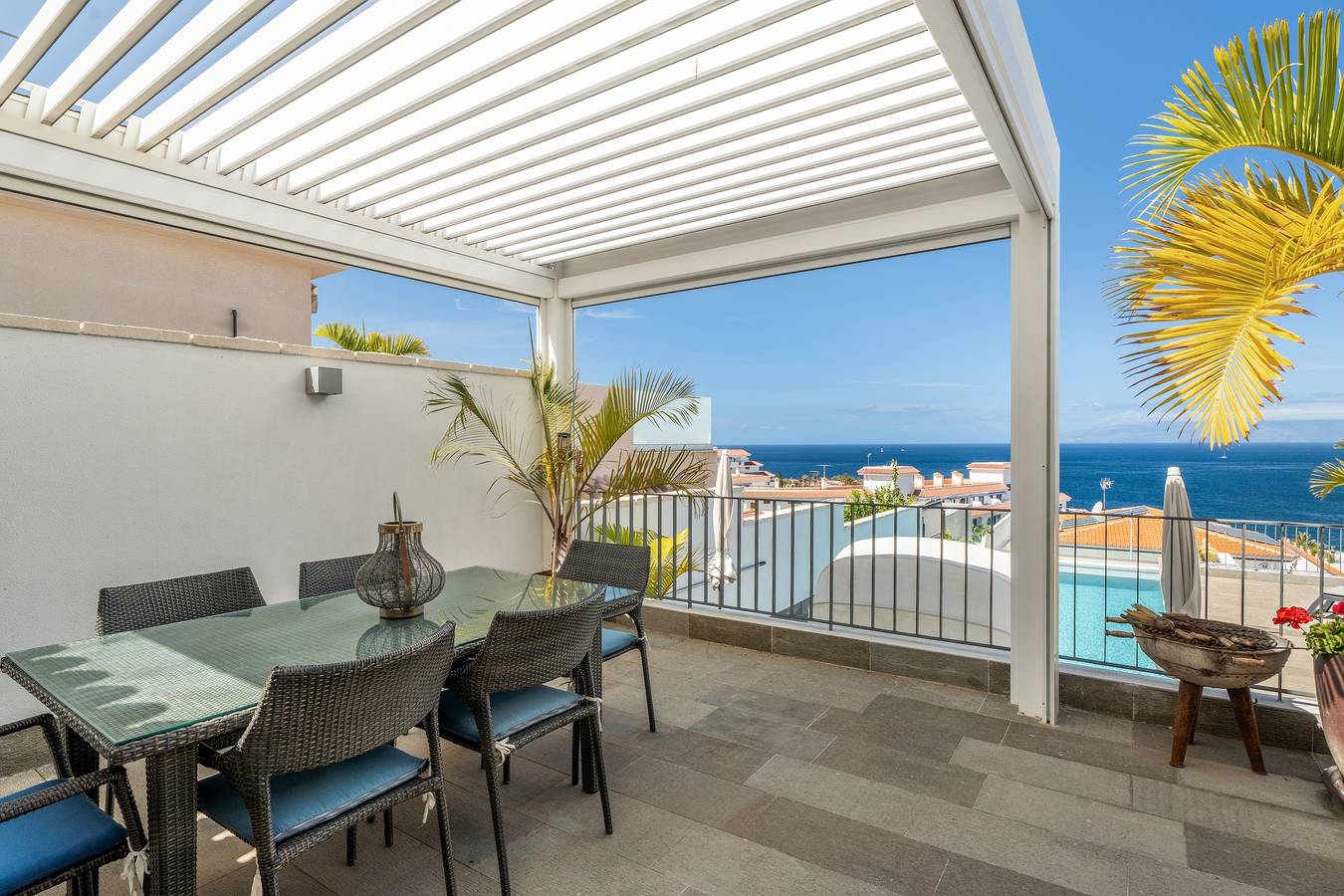 Villa de vacaciones 'Arenas 3 Playa La Arena' con vistas al mar, Wi-Fi y aire acondicionado in Puerto de Santiago, Santiago del Teide