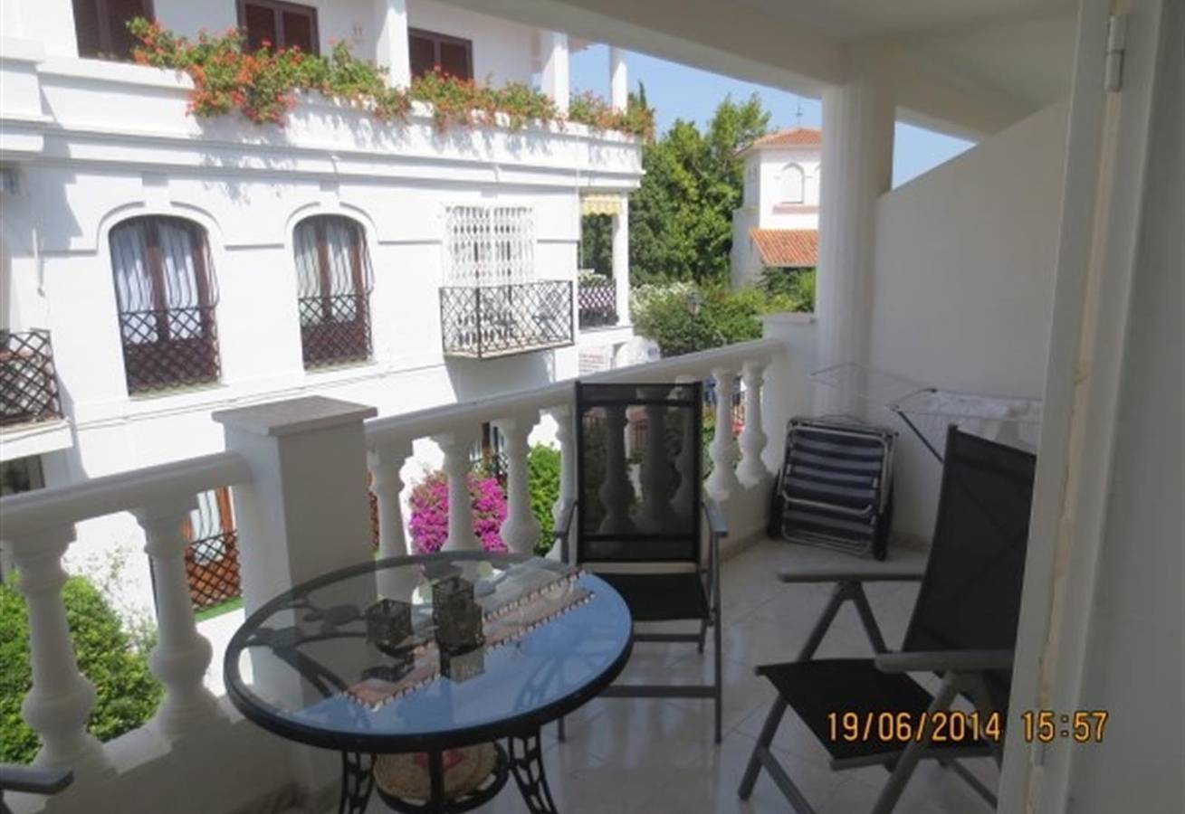 Entire apartment, 'Carabeillo' Apartment Near Beach with Sea View, Shared Pool & Garden in Playa Carabeo, Nerja