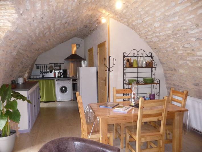Gîte pour 4 personnes, avec vue et jardin à Mas-Saint-Chély - 2