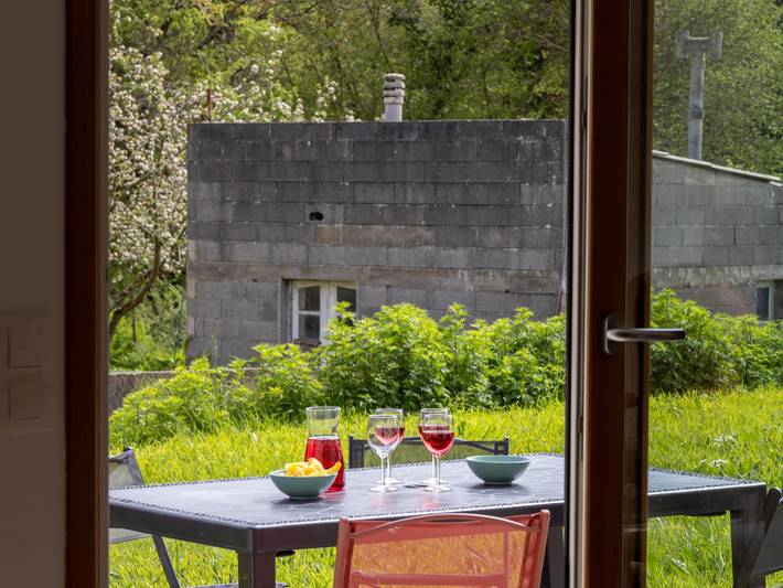 Maison de vacances 'Maison De Charlie' avec terrasse privée, jardin privé et Wi-Fi in Trégastel, Côte de Granit Rose