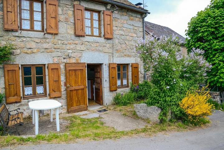 Gîte pour 7 personnes, avec Vue à La Chaze-de-Peyre