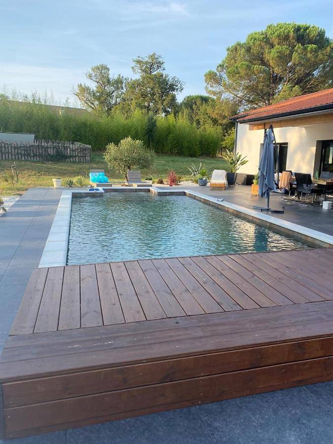 Villa pour 6 personnes, avec terrasse ainsi que jacuzzi et piscine
