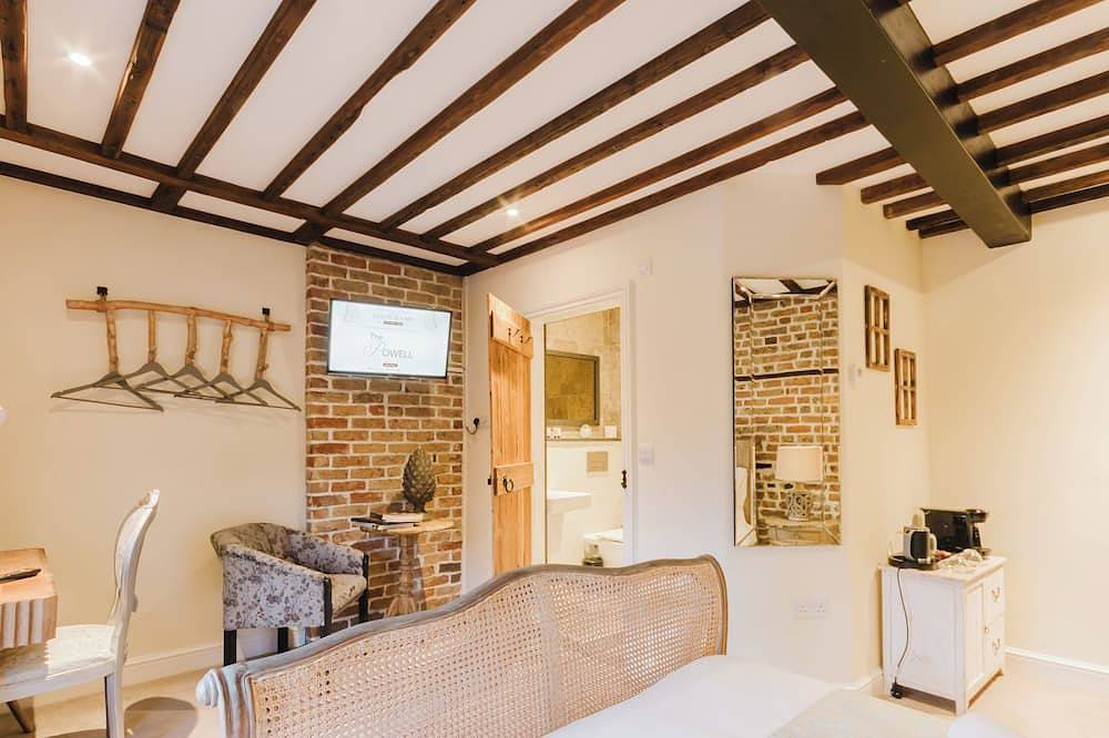Experience boutique comfort above The Powell pub in Birchington. Stylish en-suite rooms, luxury touches, and a vibrant pub below—perfect for business, couples, or families. Book your coastal escape today! in Birchington, Kent