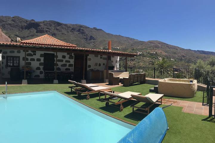 Finca für 9 Personen, mit Whirlpool und Terrasse sowie Garten in El Morisco