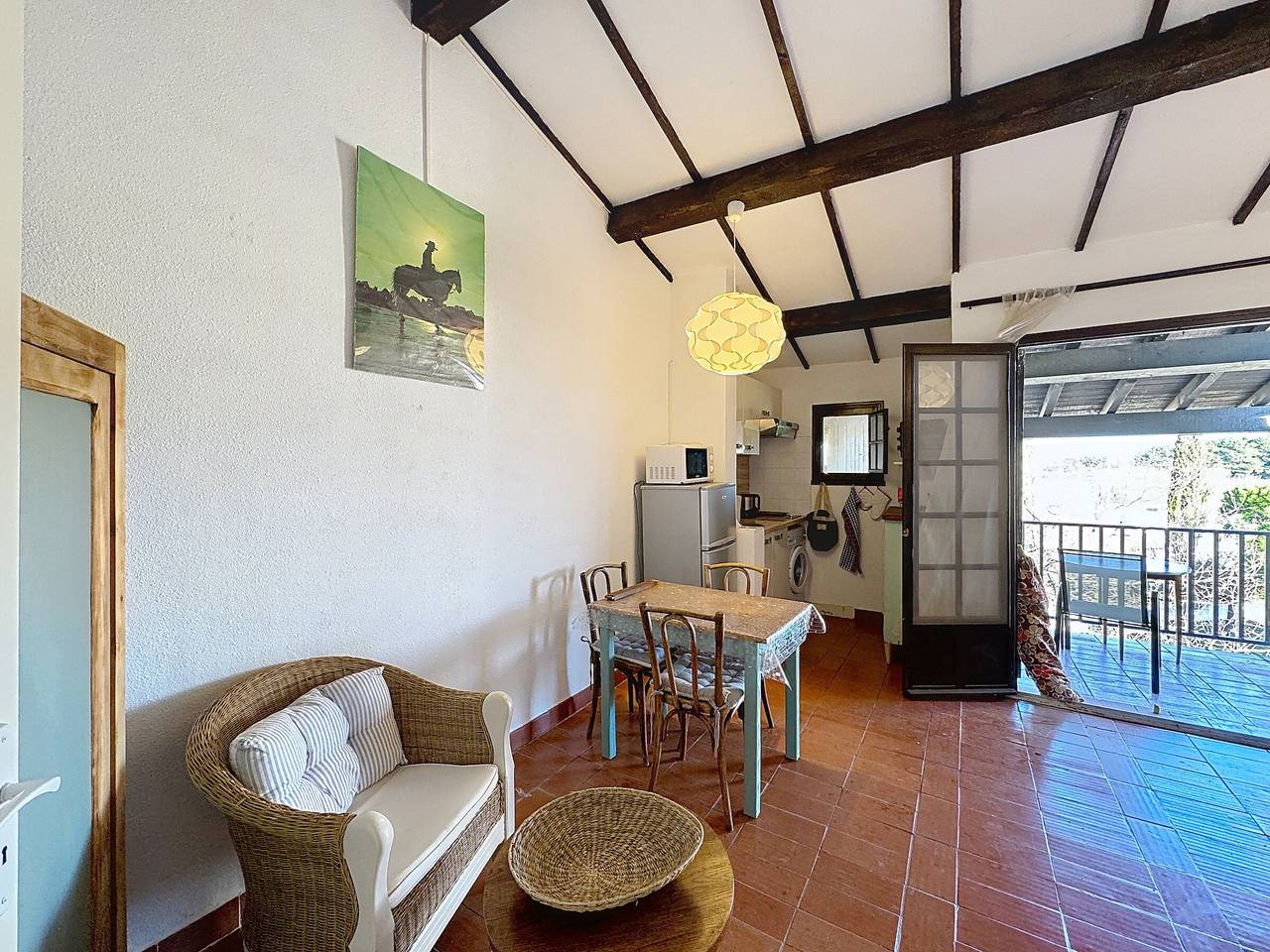 Ganzes Studio, Studio mit Balkon und Parkplatz, in Strandnähe in Saintes-Maries-de-la-Mer, Arles und Umgebung