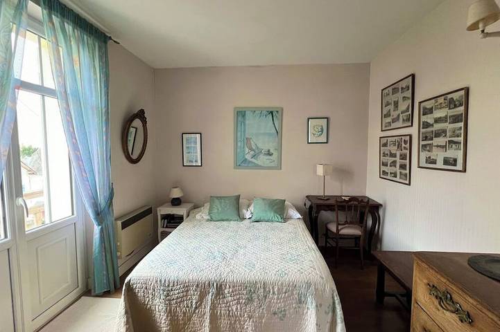 Beautiful family seaside villa 200m from the beach in Jullouville, Côte de la Déroute
