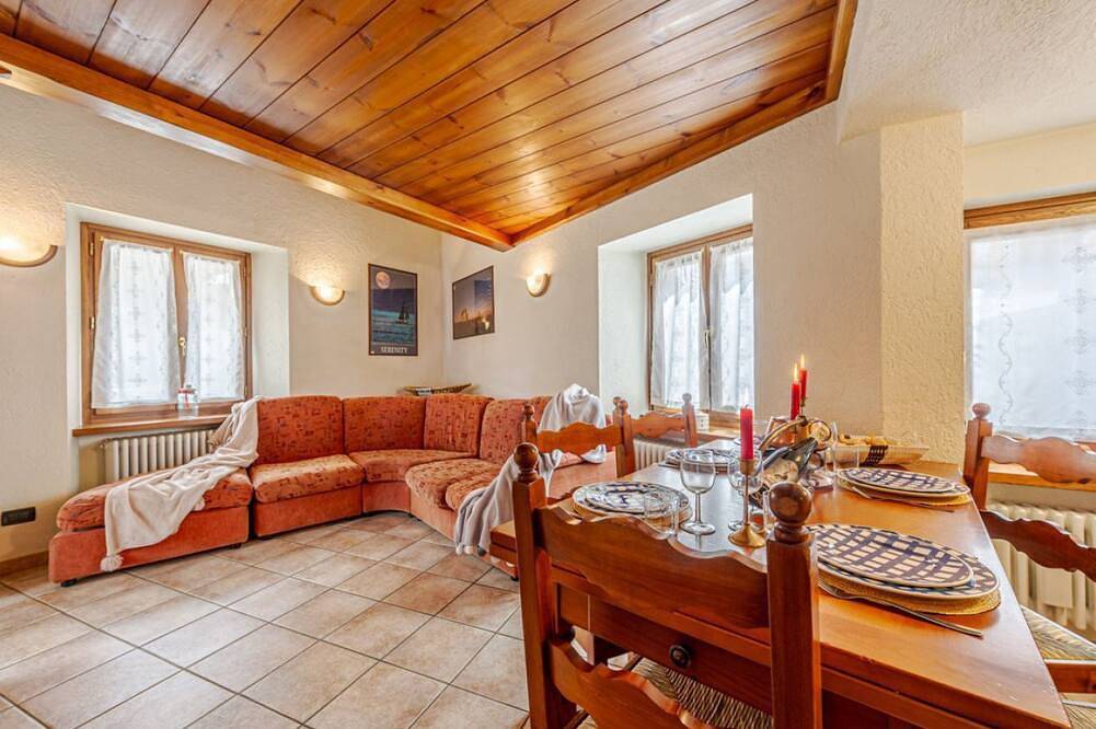 Apartamento entero, La Leitery du Mont Blanc 2 - Wifi & Parking in Courmayeur, Alpes del Valais