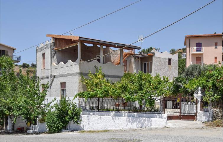 Casa vacanza per 9 persone, con Terrazza e Giardino in Calabria