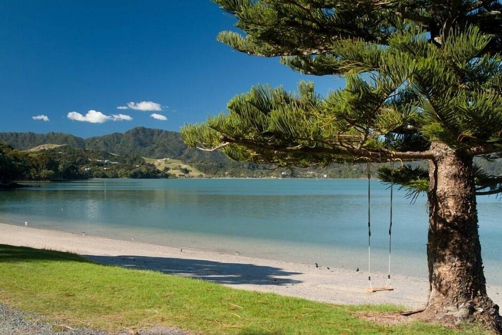 Ganze Wohnung, Wunderschöne Waterfront Apartment @ Wyuna Bay in Coromandel, Waikato