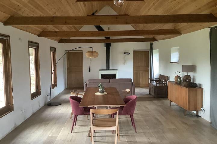 Entire apartment, Charming one storey farmhouse by the sea in Ploudalmézeau, Brest region