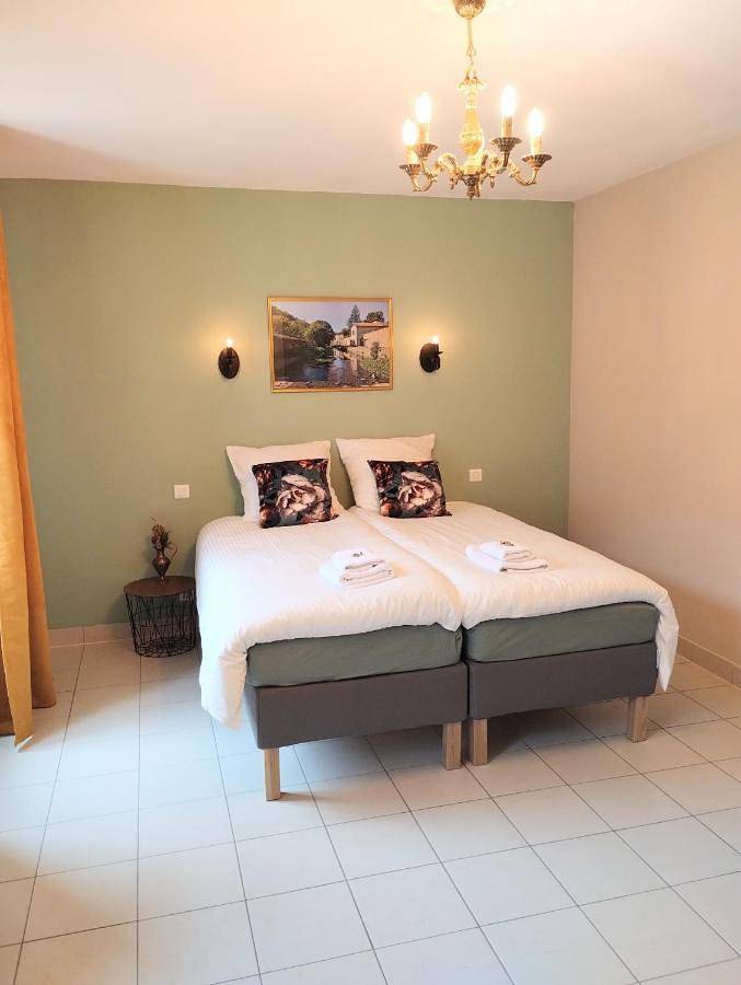 Hôtel pour 2 personnes, avec jardin et vue, animaux acceptés à Blesle