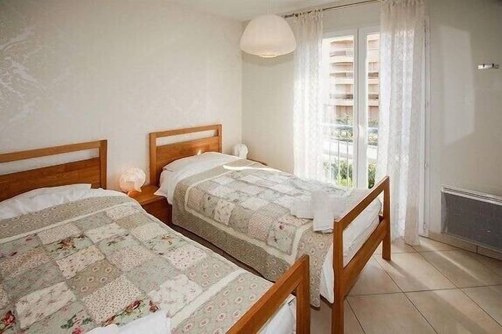 Appartement entier, Appartement à louer à 50m de la plage à Juan-les-Pins in Antibes, Côte méditerranéenne (France)