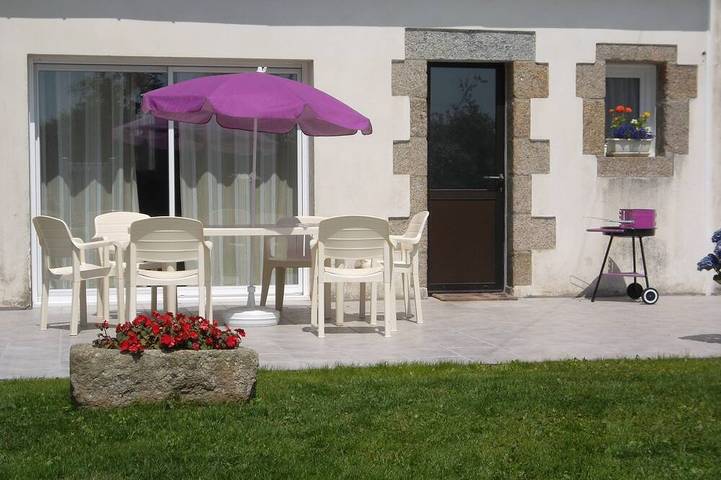 Gîte pour 6 personnes, avec terrasse et jardin à Plouguin