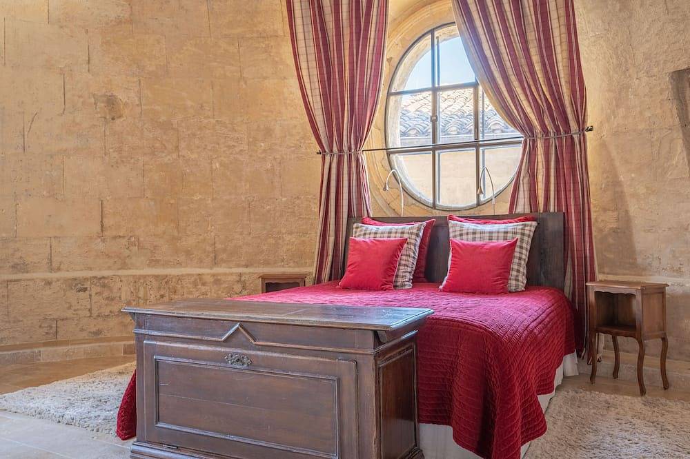 Appartement entier, Loft dans une église du 13ème siècle au coeur d'Avignon in Avignon, Vaucluse