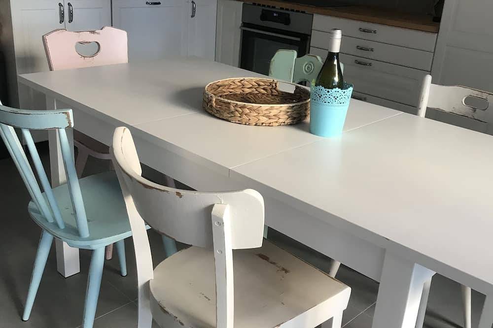 Salt&sea Summerhouse Mandre, 30m vom Strand, Garten,whirlpool,meerblick in Mandre, Pag