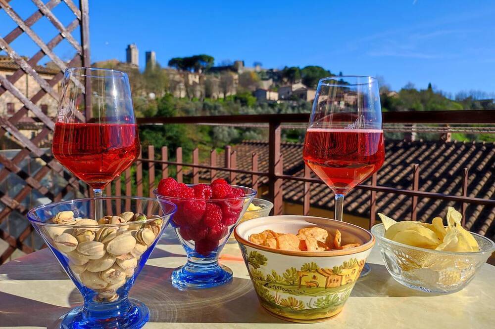 Geheel appartement, Lovely Balcony San Gimignano Apartments in San Gimignano, Provincie Siena