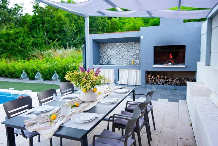 Villa pour 6 personnes, avec jardin ainsi que piscine et vue, animaux acceptés à Sinj - 3