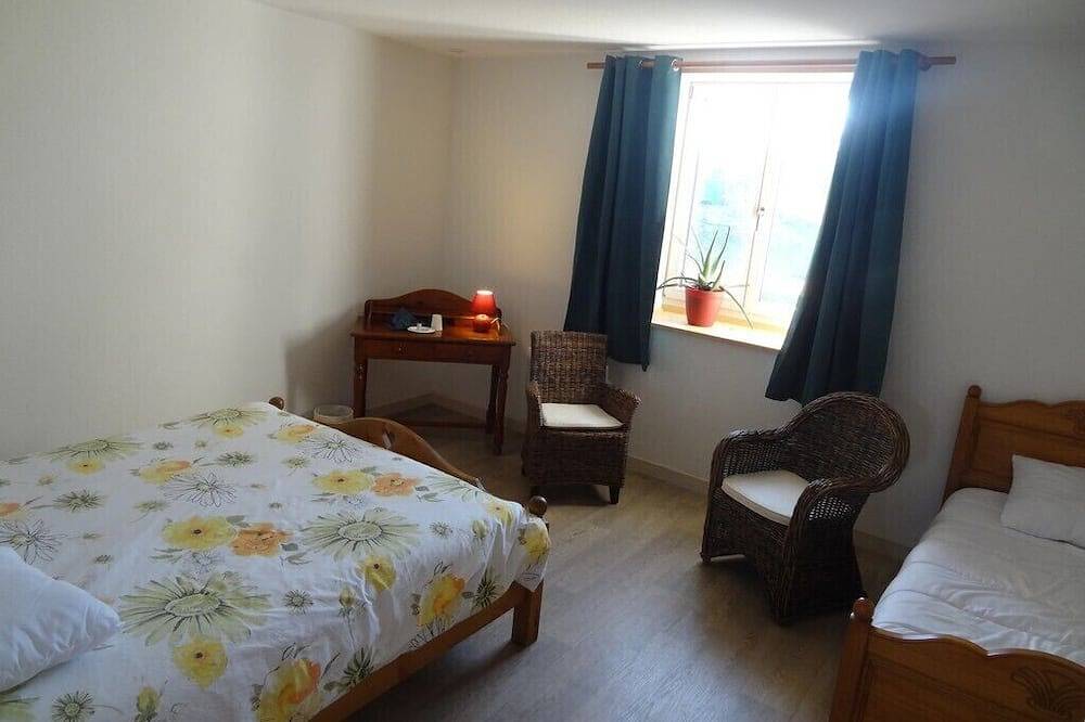 Apartamento entero, Grand Gîte 136m2 Dans Ancienne Ferme du Haut-jura in Longchaumois, Parc naturel régional du Haut-Jura