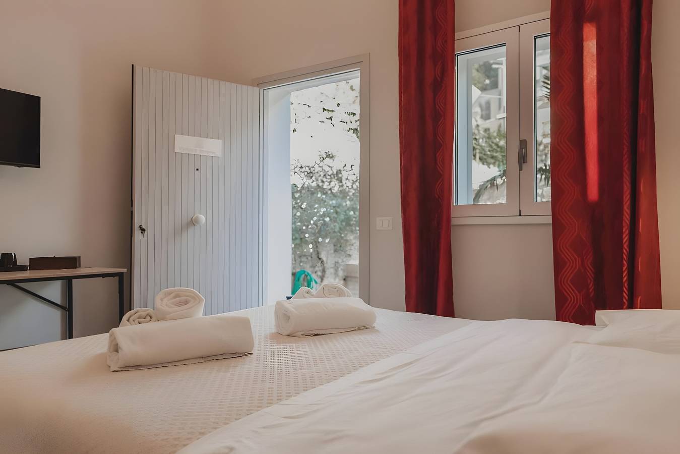 Habitación 'Golden Jasmine' con Wi-Fi y aire acondicionado in Cefalú, Cefalù (Municipio)