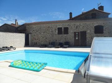 Gîte pour 7 personnes, avec piscine et terrasse à Colombier-le-Vieux