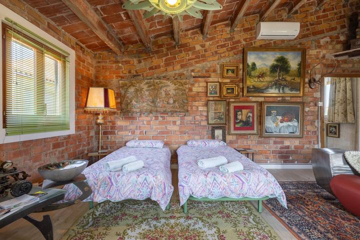 Apartamento entero, Apartamento 'La Fabriqueta Deluxe' con vistas a la montaña, Wi-Fi y aire acondicionado in Riudecañas, Baix Camp